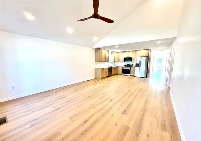 Photo 2 of Single family home for sale at 237 Cowgill St, Chillicothe, MO 64601 | MLS# 2640631 | Listing updated on 2026-09-13