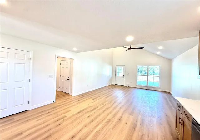 Photo 3 of Single family home for sale at 237 Cowgill St, Chillicothe, MO 64601 | MLS# 2640631 | Listing updated on 2026-09-13