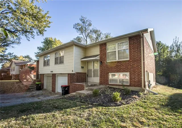 Photo 2 of Multi family home for sale at 605 607 Ne Lynn St, Lee's Summit, MO 64063 | MLS# 2640640 | Listing updated on 2026-09-11
