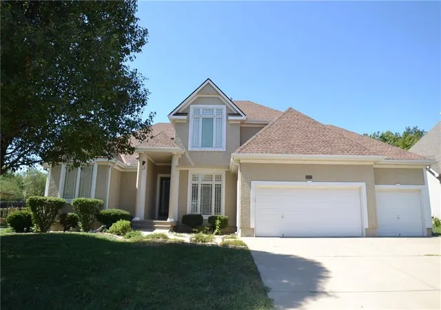 Photo 1 of Single family home for sale at 6328 N Spruce Ave, Kansas City, MO 64119 | MLS# 2640677 | Listing updated on 2026-09-14