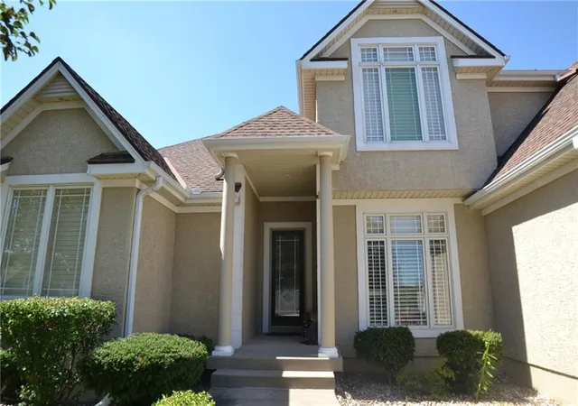 Photo 2 of Single family home for sale at 6328 N Spruce Ave, Kansas City, MO 64119 | MLS# 2640677 | Listing updated on 2026-09-14
