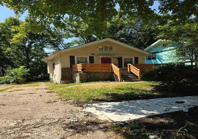 Photo 2 of Single family home for sale at 4019 E 67th Terrace, Kansas City, MO 64132 | MLS# 2640701 | Listing updated on 2026-09-14