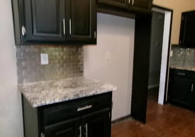 Photo 2 of Sale Pending at 10507 N Central St, Kansas City, MO 64155 | MLS# 2640718 | Listing updated on 2026-10-06