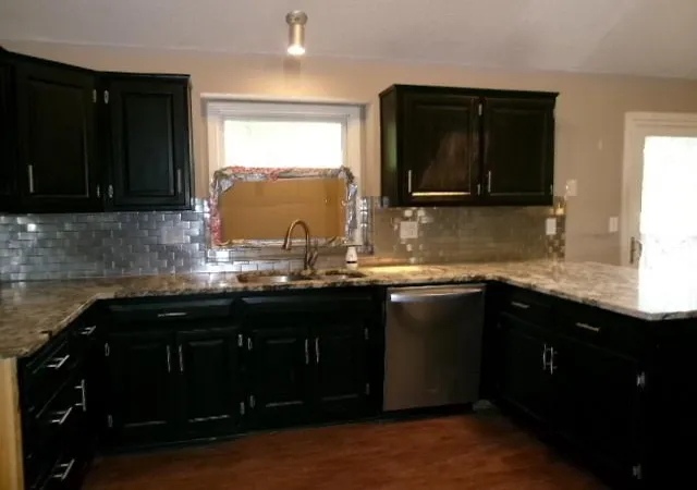 Photo 3 of Sale Pending at 10507 N Central St, Kansas City, MO 64155 | MLS# 2640718 | Listing updated on 2026-10-06