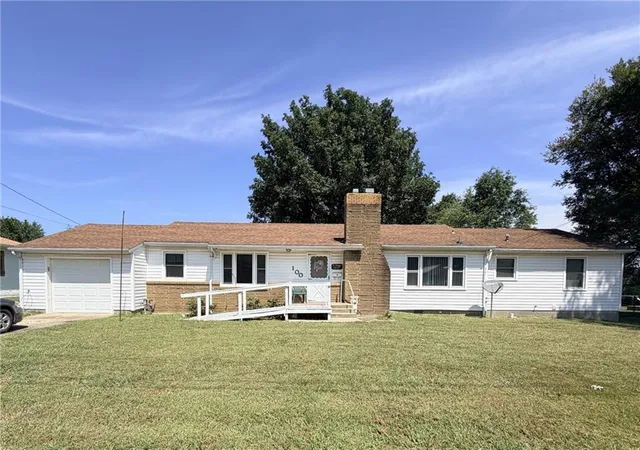 Photo 1 of Sale Pending at 100 W Lee St, Butler, MO 64730 | MLS# 2640727 | Listing updated on 2026-09-25