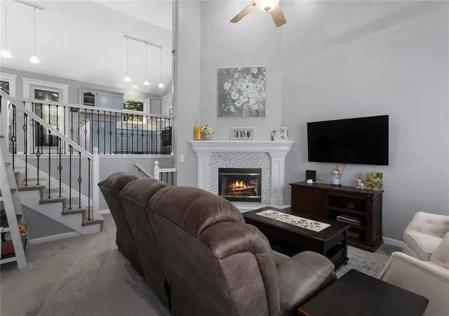 Photo 3 of Sale Pending at 207 Lakeview Dr, Smithville, MO 64089 | MLS# 2640741 | Listing updated on 2026-09-15