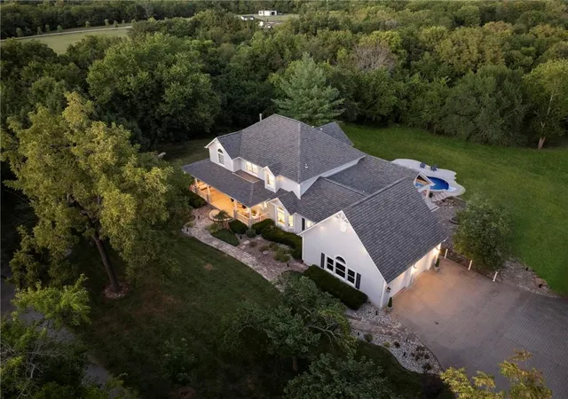 Photo 4 of Single family home for sale at 29601 SE Moreland School Rd, Blue Springs, MO 64014 | MLS# 2640755 | Listing updated on 2026-09-13