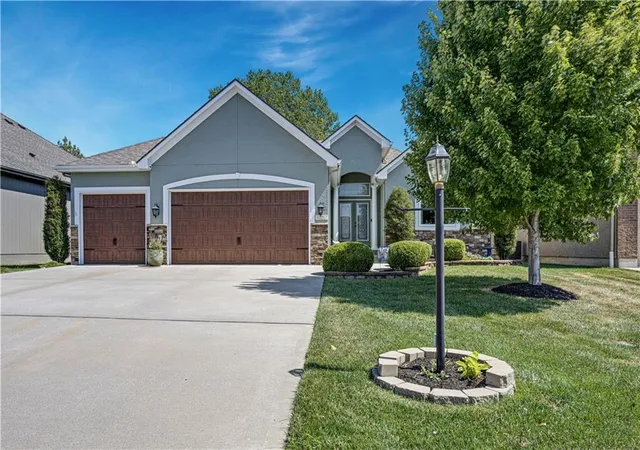 Photo 1 of Sale Pending at 3357 Sw Jessie Ln, Lees Summit, MO 64082 | MLS# 2640783 | Listing updated on 2026-09-11