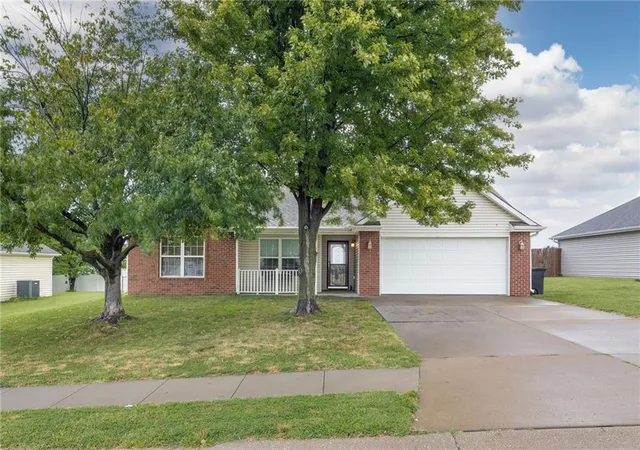 Photo 1 of Sale Pending at 3405 Stardust Dr, St Joseph, MO 64503 | MLS# 2640824 | Listing updated on 2026-09-11