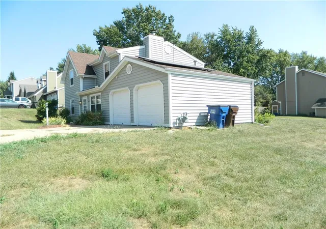Photo 2 of Single family home for sale at 3619 Lakecrest Ct, Lawrence, KS 66049 | MLS# 2640833 | Listing updated on 2026-09-14