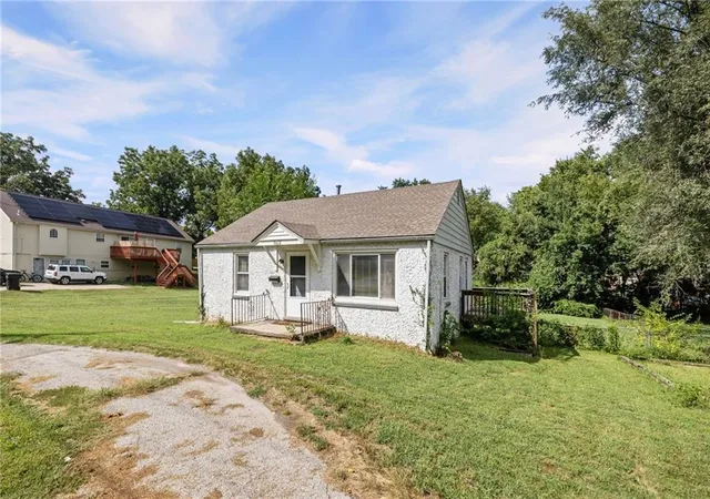 Photo 1 of Single family home for sale at 9612 E 31st Street, Independence, MO 64052 | MLS# 2640852 | Listing updated on 2026-09-11