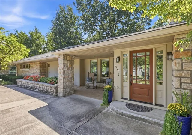 Photo 4 of Sale Pending at 2025 W 96th Street, Leawood, KS 66206 | MLS# 2640885 | Listing updated on 2026-09-12