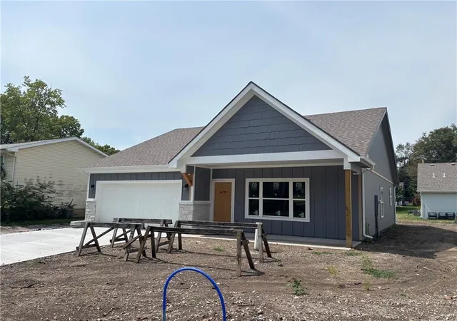 Photo 1 of Single family home for sale at 440 N Prairie St, Liberty, MO 64068 | MLS# 2640906 | Listing updated on 2026-09-13