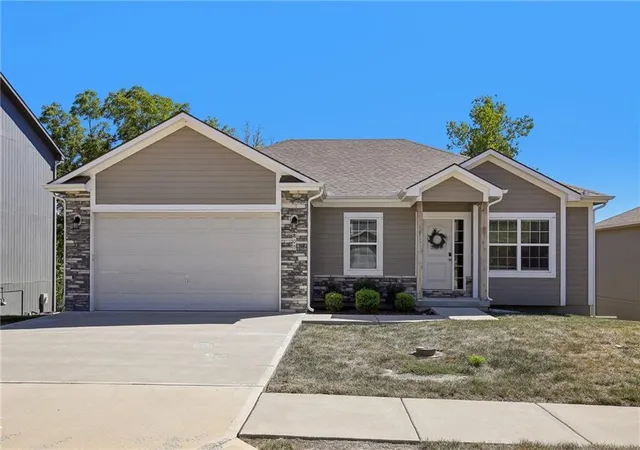 Photo 1 of Single family home for sale at 800 Nw Pampas St, Pleasant Hill, MO 64080 | MLS# 2640908 | Listing updated on 2026-09-15