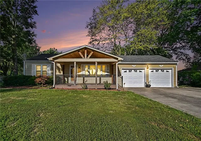 Photo 1 of Single family home for sale at 1300 Broadway St, Independence, MO 64050 | MLS# 2640933 | Listing updated on 2026-09-11