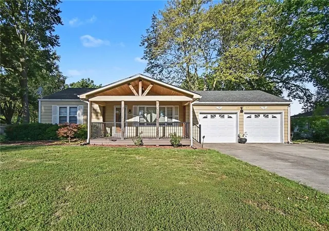 Photo 2 of Single family home for sale at 1300 Broadway St, Independence, MO 64050 | MLS# 2640933 | Listing updated on 2026-09-11