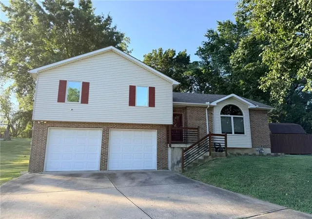 Photo 2 of Single family home for sale at 5215 Douglas Ave, Kansas City, KS 66106 | MLS# 2640940 | Listing updated on 2026-09-14
