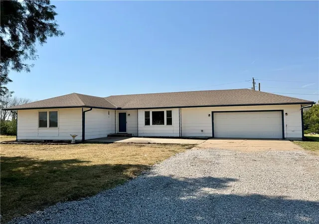 Photo 1 of Single family home for sale at 8250 Nw County Rd 41, Butler, MO 64730 | MLS# 2640942 | Listing updated on 2026-09-11