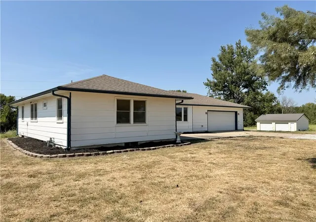 Photo 2 of Single family home for sale at 8250 Nw County Rd 41, Butler, MO 64730 | MLS# 2640942 | Listing updated on 2026-09-11