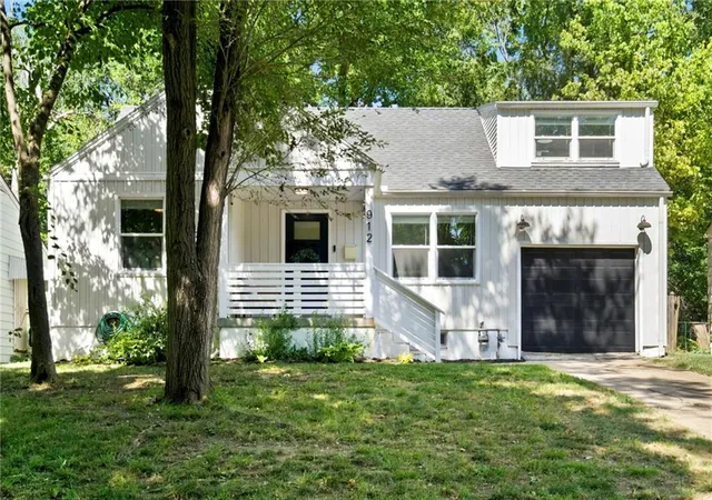 Photo 1 of Single family home for sale at 912 E 78th Street, Kansas City, MO 64131 | MLS# 2640946 | Listing updated on 2026-10-04