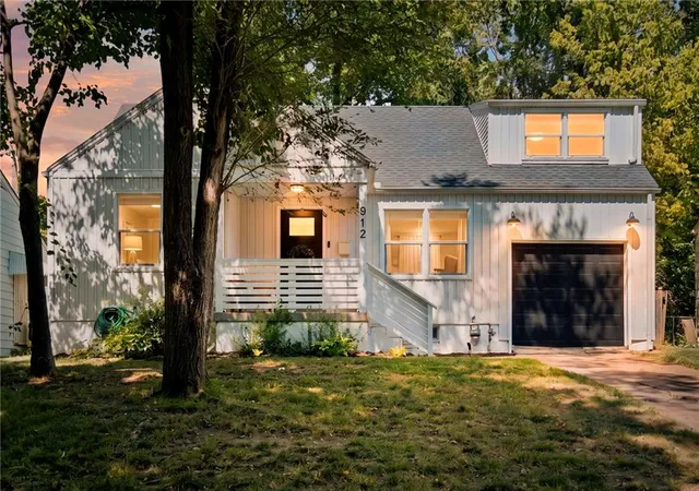 Photo 2 of Single family home for sale at 912 E 78th Street, Kansas City, MO 64131 | MLS# 2640946 | Listing updated on 2026-10-04