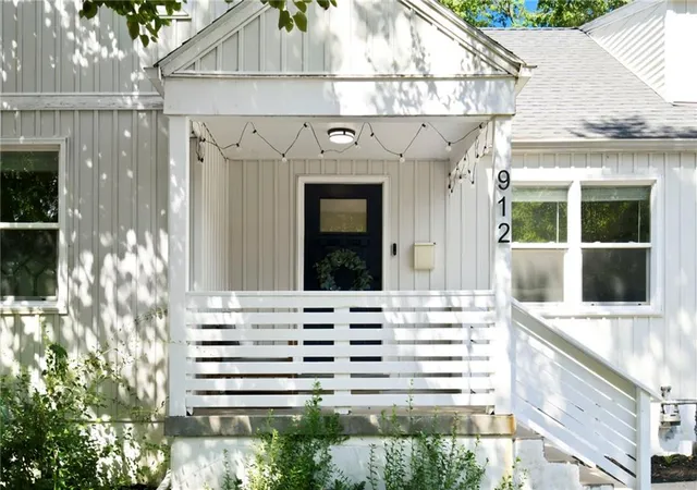 Photo 4 of Single family home for sale at 912 E 78th Street, Kansas City, MO 64131 | MLS# 2640946 | Listing updated on 2026-10-30