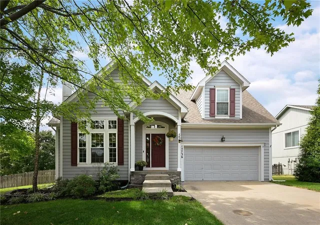 Photo 1 of Sale Pending at 15736 S Locust St, Olathe, KS 66062 | MLS# 2640952 | Listing updated on 2026-09-12