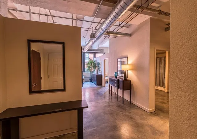 Photo 2 of Condo for sale at 1535 Walnut St #405, Kansas City, MO 64108 | MLS# 2640965 | Listing updated on 2026-10-02