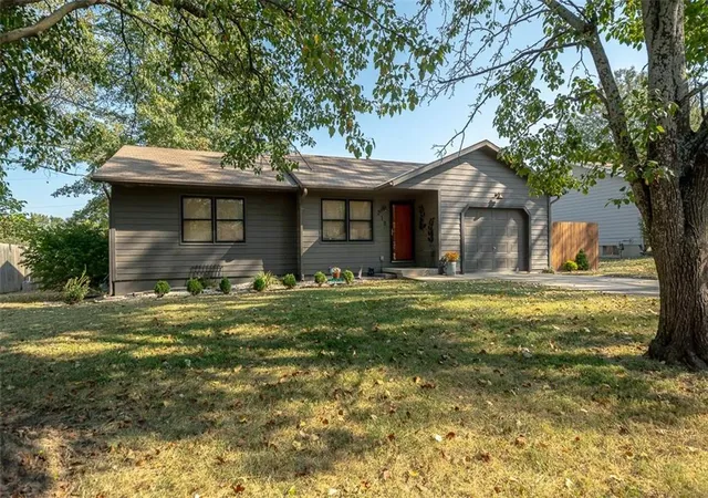 Single family home for sale at 218 King St, Baldwin City, KS 66006 | MLS# 2640967