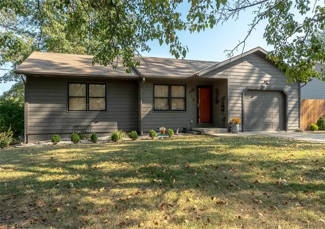 Photo 3 of Single family home for sale at 218 King St, Baldwin City, KS 66006 | MLS# 2640967 | Listing updated on 2026-10-08