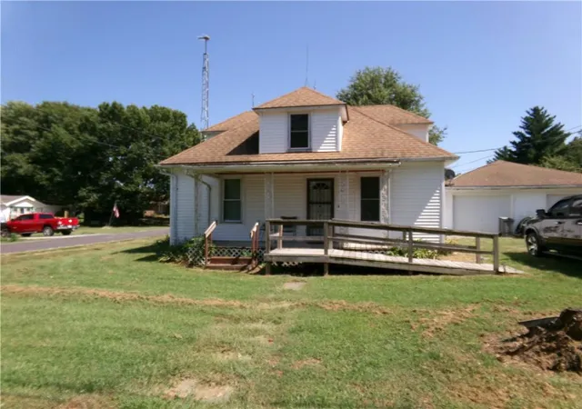 Photo 1 of Sale Pending at 107 N Walnut St, Sweet Springs, MO 65351 | MLS# 2640972 | Listing updated on 2026-09-12