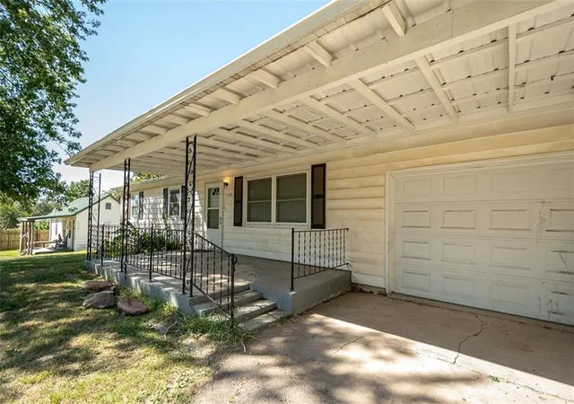 Photo 3 of Single family home for sale at 309 Elm St, Overbrook, KS 66524 | MLS# 2640984 | Listing updated on 2026-09-15