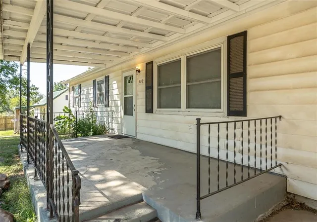 Photo 3 of Single family home for sale at 309 Elm St, Overbrook, KS 66524 | MLS# 2640984 | Listing updated on 2026-09-15