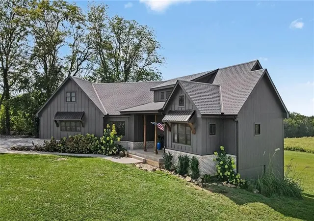 Photo 3 of Single family home for sale at 11000 SE East Hwy, Agency, MO 64401 | MLS# 2640985 | Listing updated on 2026-10-07