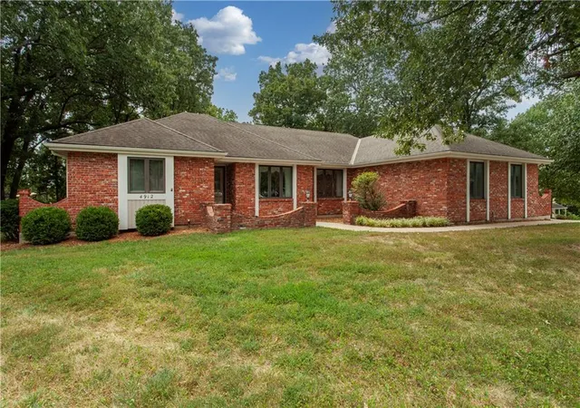 Photo 1 of Single family home for sale at 4912 Whitney Dr, Independence, MO 64055 | MLS# 2640987 | Listing updated on 2026-09-27