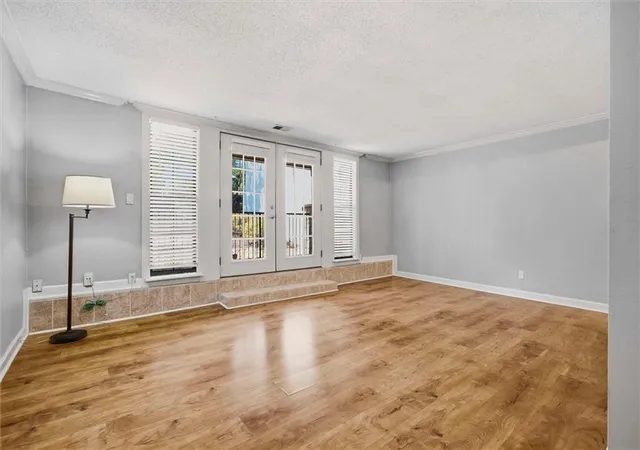 Photo 2 of Condo for sale at 4727 Jarboe St #41, Kansas City, MO 64112 | MLS# 2640994 | Listing updated on 2026-10-06