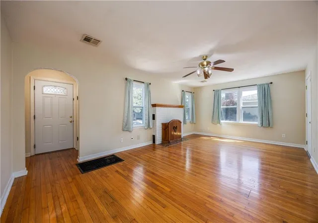 Photo 4 of Single family home for sale at 1213 W 3rd Street, Coffeyville, KS 67337 | MLS# 2641017 | Listing updated on 2026-10-29