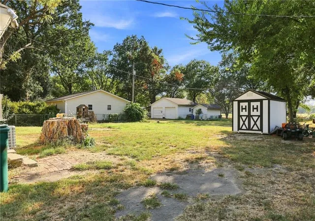 Photo 16 of Sale Pending at 305 N Labette St, Frontenac, KS 66763 | MLS# 2641030 | Listing updated on 2026-09-14
