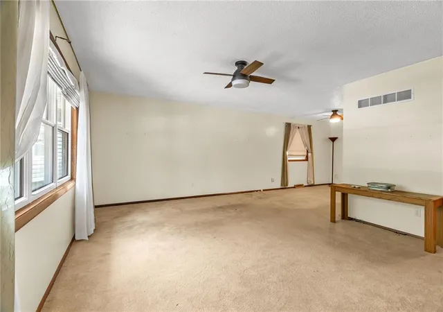 Photo 3 of Sale Pending at 5609 N Booth Ave, Kansas City, MO 64119 | MLS# 2641038 | Listing updated on 2026-09-11
