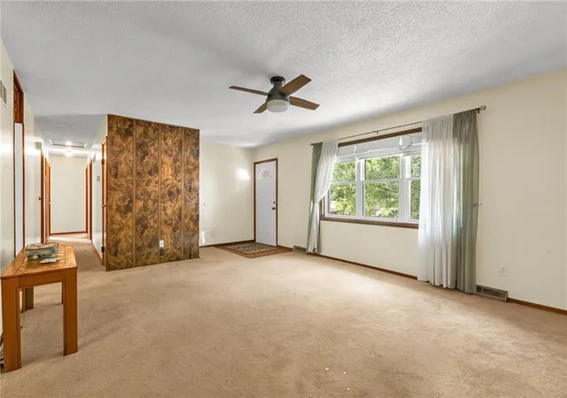 Photo 4 of Sale Pending at 5609 N Booth Ave, Kansas City, MO 64119 | MLS# 2641038 | Listing updated on 2026-09-11