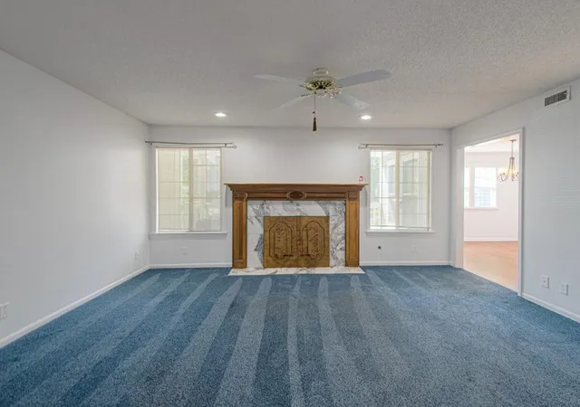 Listing Photo 4 - Condo for sale in building located at 4027 S Crysler Ave, Independence, MO 64055 - Unit #81