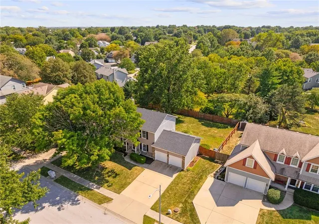Photo 3 of Single family home for sale at 15463 W 147th Drive, Olathe, KS 66062 | MLS# 2641104 | Listing updated on 2026-09-26