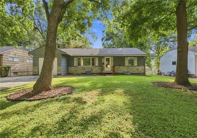 Photo 1 of Single family home for sale at 11109 Elmwood Ave, Kansas City, MO 64137 | MLS# 2641122 | Listing updated on 2026-09-13