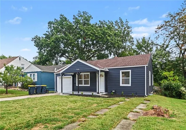 Photo 2 of Single family home for sale at 7135 Main St, Kansas City, MO 64114 | MLS# 2641142 | Listing updated on 2026-09-29