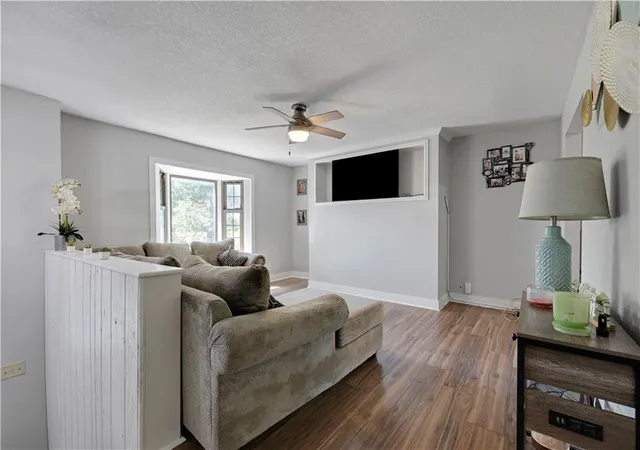 Photo 3 of Sale Pending at 17980 W 191st Street, Spring Hill, KS 66083 | MLS# 2641160 | Listing updated on 2026-09-15