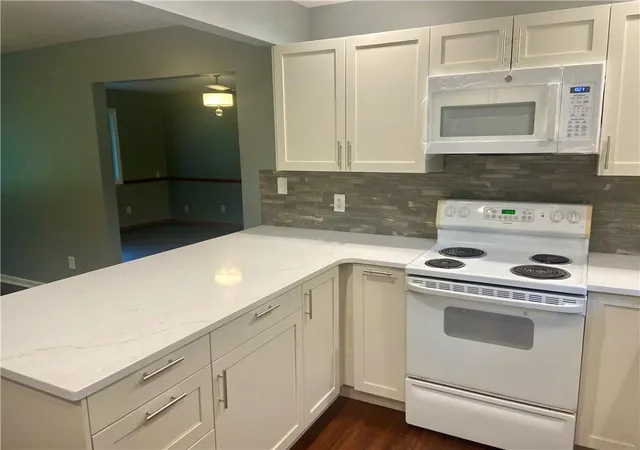 Photo 3 of Single family home for sale at 5201 S Norfleet Rd, Independence, MO 64055 | MLS# 2641189 | Listing updated on 2026-09-13