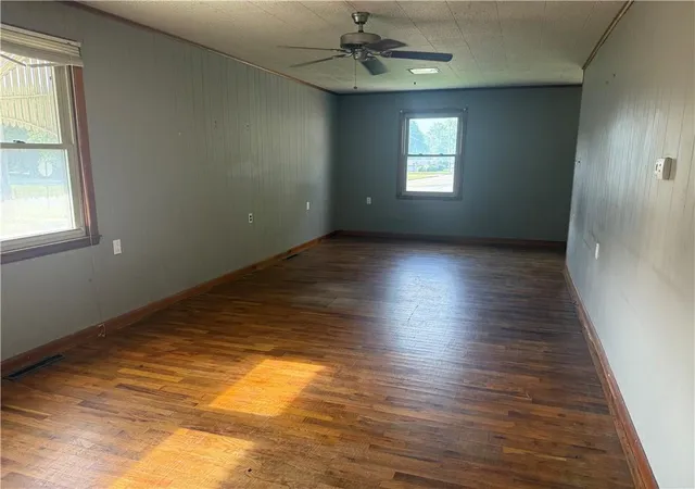 Photo 2 of Single family home for sale at 315 E Washington St, Pittsburg, KS 66762 | MLS# 2641204 | Listing updated on 2026-09-22
