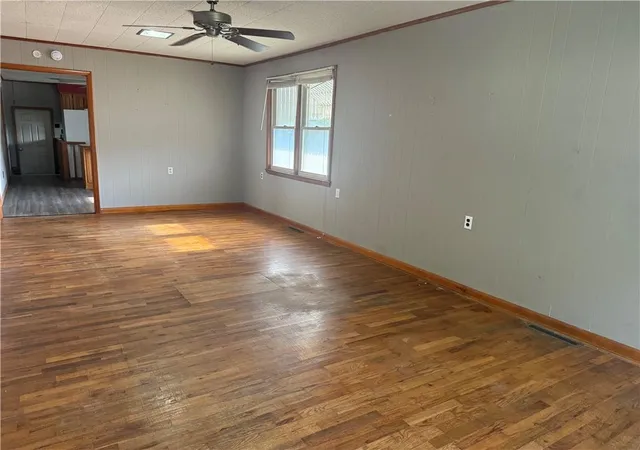 Photo 3 of Single family home for sale at 315 E Washington St, Pittsburg, KS 66762 | MLS# 2641204 | Listing updated on 2026-09-22