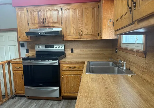 Photo 4 of Single family home for sale at 315 E Washington St, Pittsburg, KS 66762 | MLS# 2641204 | Listing updated on 2026-09-22