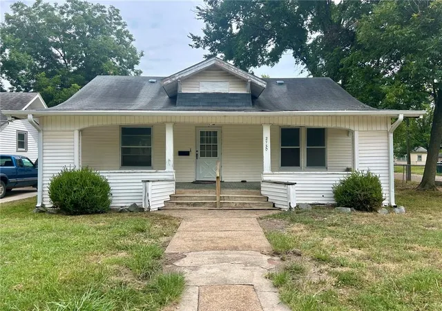 Photo 17 of Single family home for sale at 2730 Stevens Ave, Parsons, KS 67357 | MLS# 2641207 | Listing updated on 2026-09-30